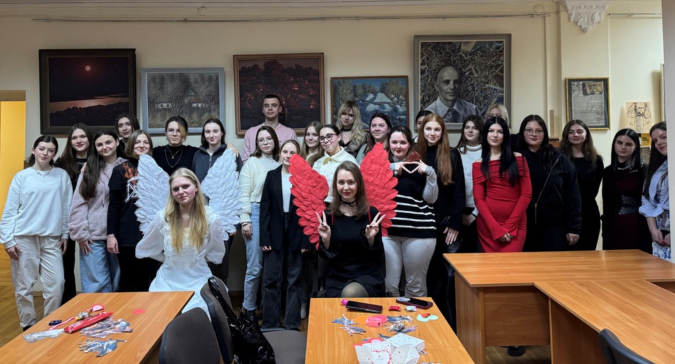 Учасники заходу разом з організаторами